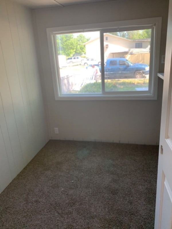 524 E Elgin St - Photo 3 of 12
