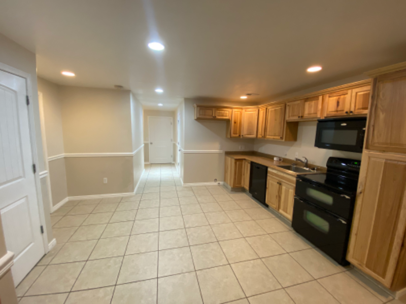 834 Sw - Photo 2 of 12