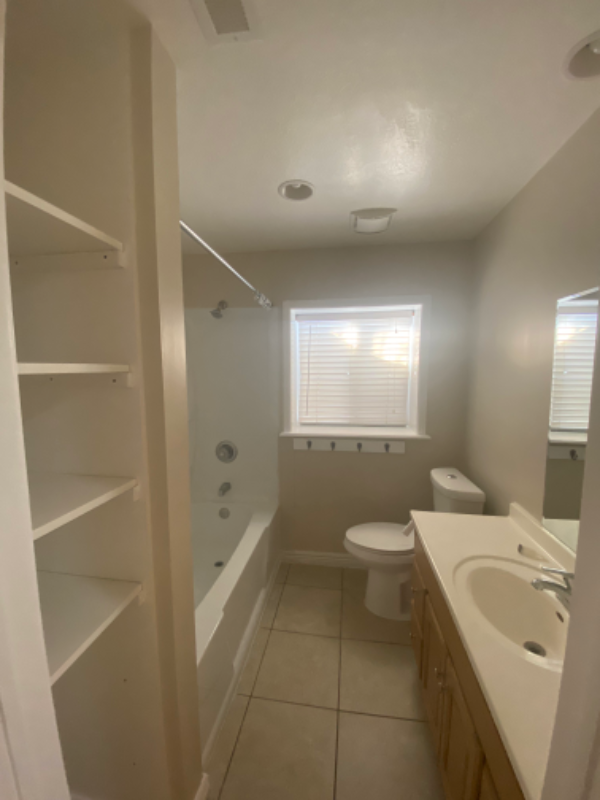 834 Sw - Photo 3 of 12