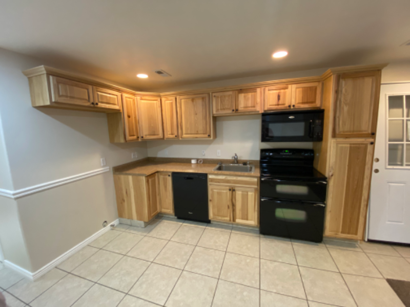 834 Sw - Photo 4 of 12