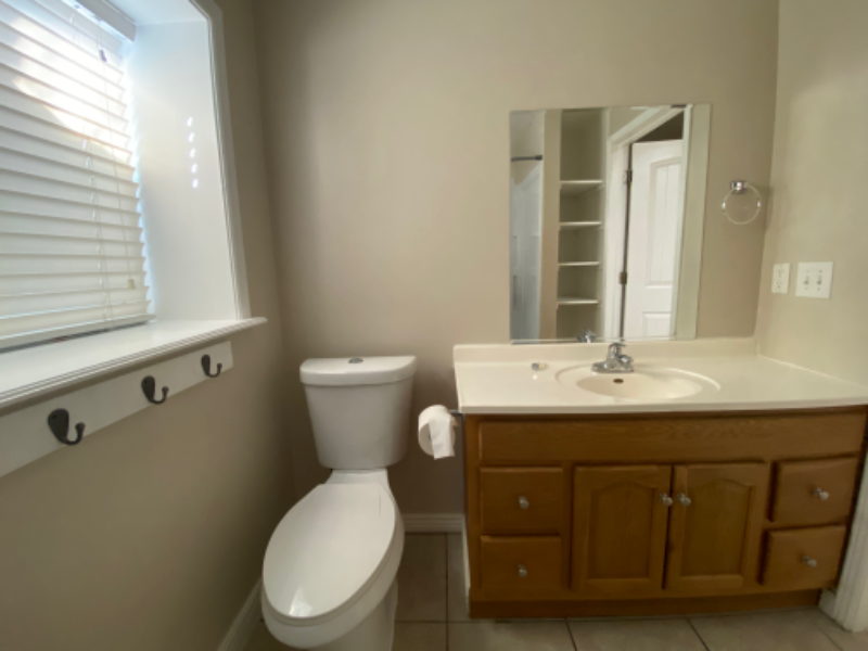 834 Sw - Photo 6 of 12