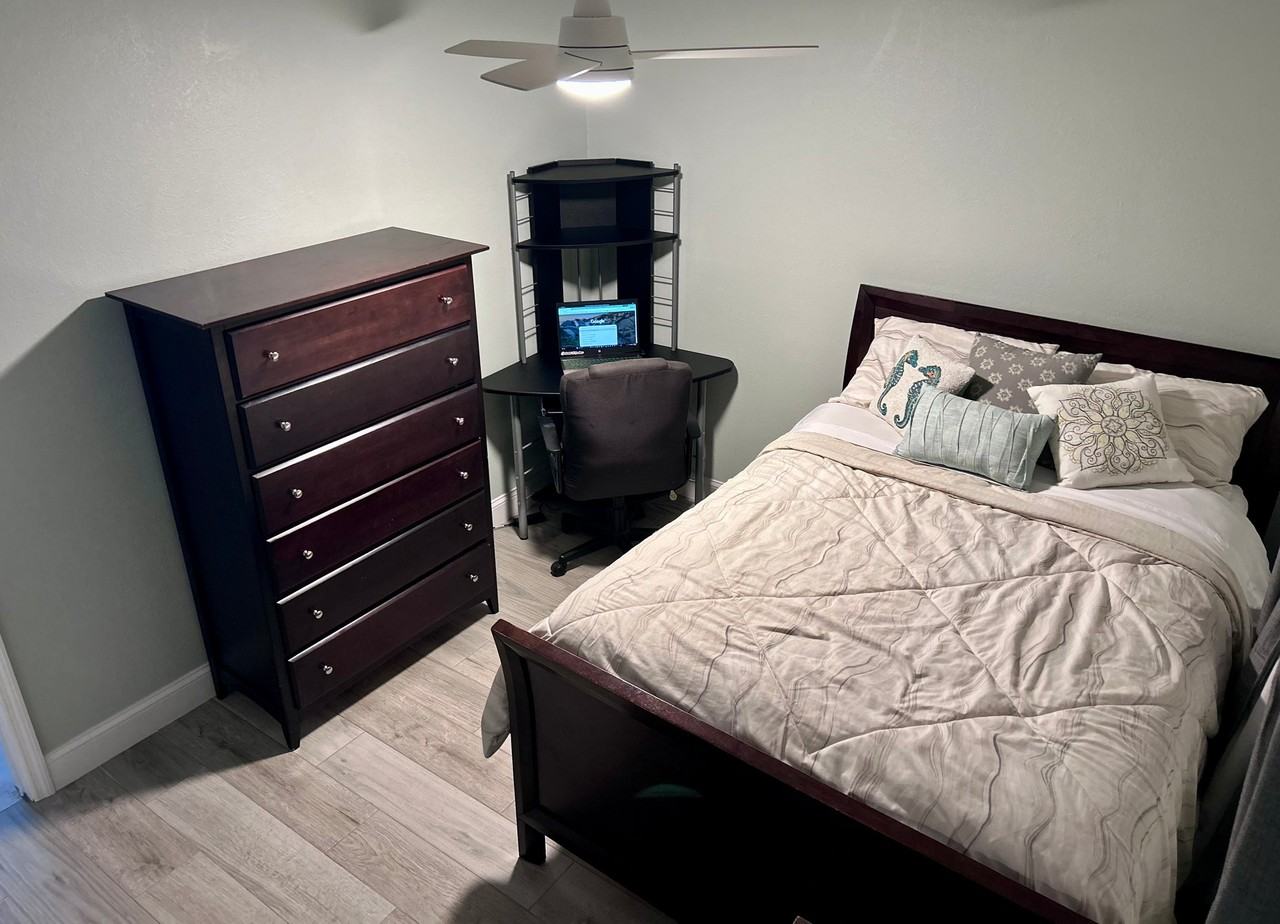 426 Tangerine Ave - Photo 3 of 9