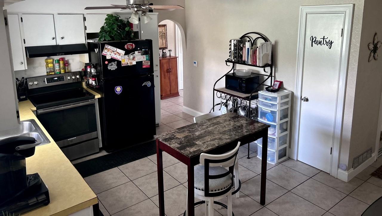 426 Tangerine Ave - Photo 6 of 9