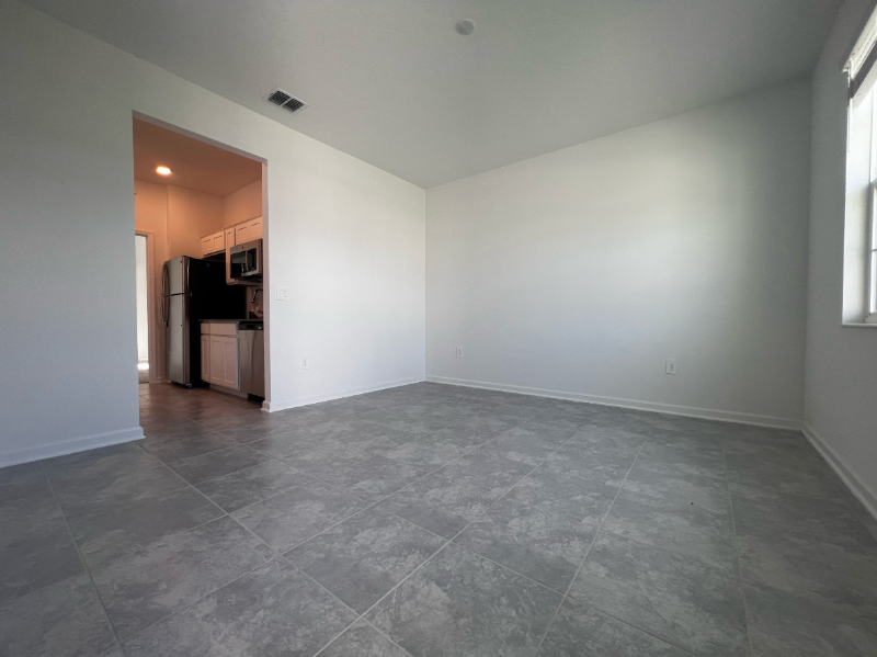 784 Daring Dr - Photo 3 of 12