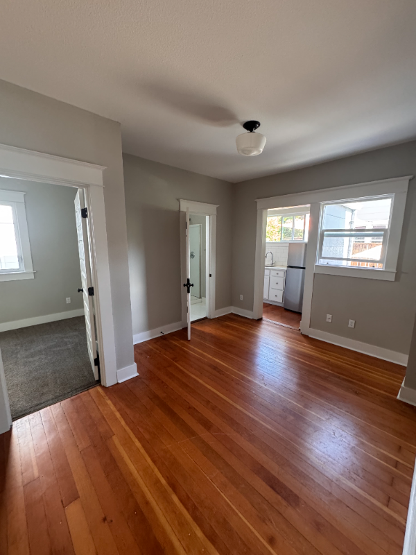 1035 Se 14th Ave #2 - Photo 7 of 21