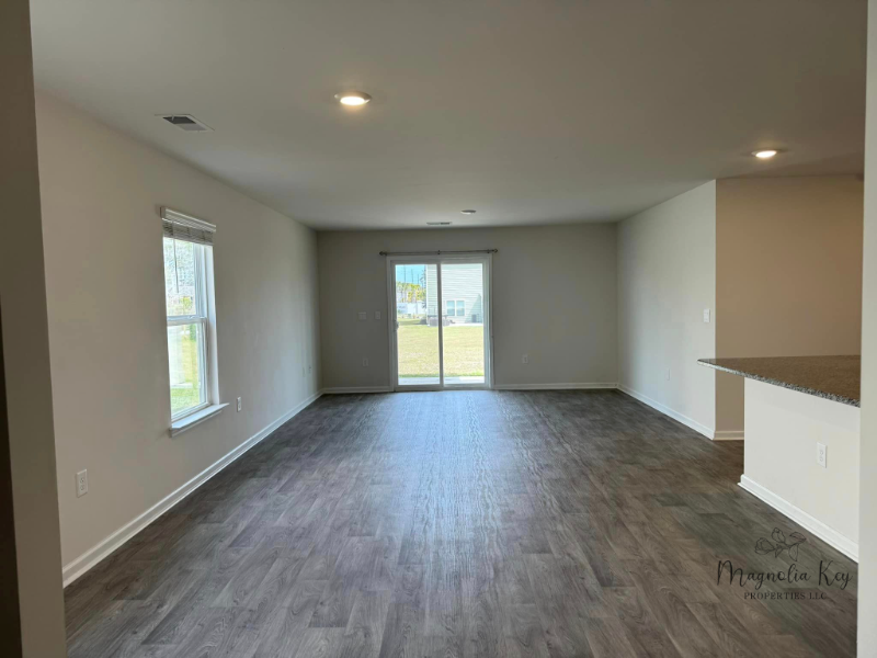 872 66th Ave N - Photo 2 of 34