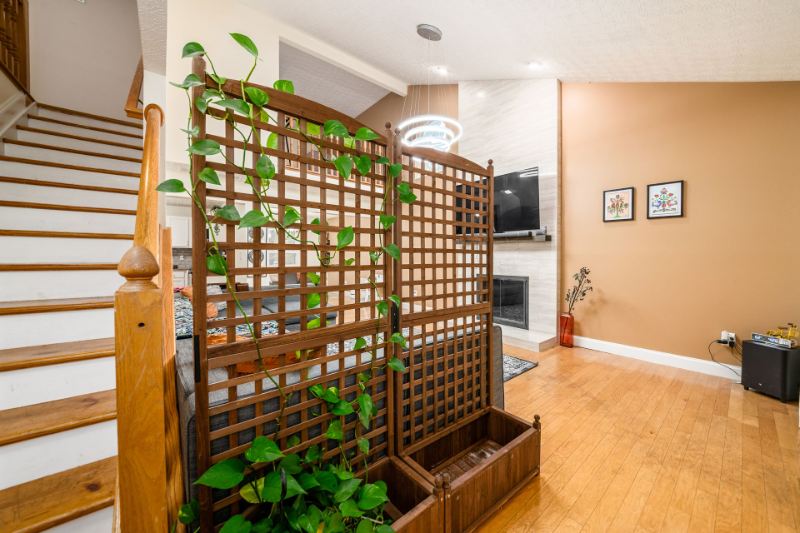 8911 Garrett St - Photo 6 of 50