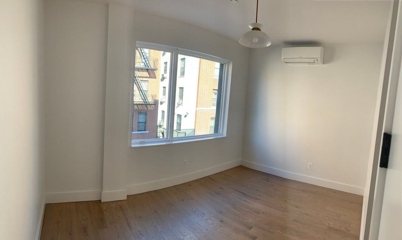 1526 Lincoln Pl #2L - Photo 5 of 6