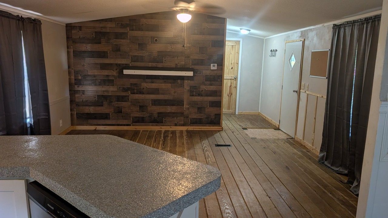 917 Kate Lowe Rd - Photo 3 of 15
