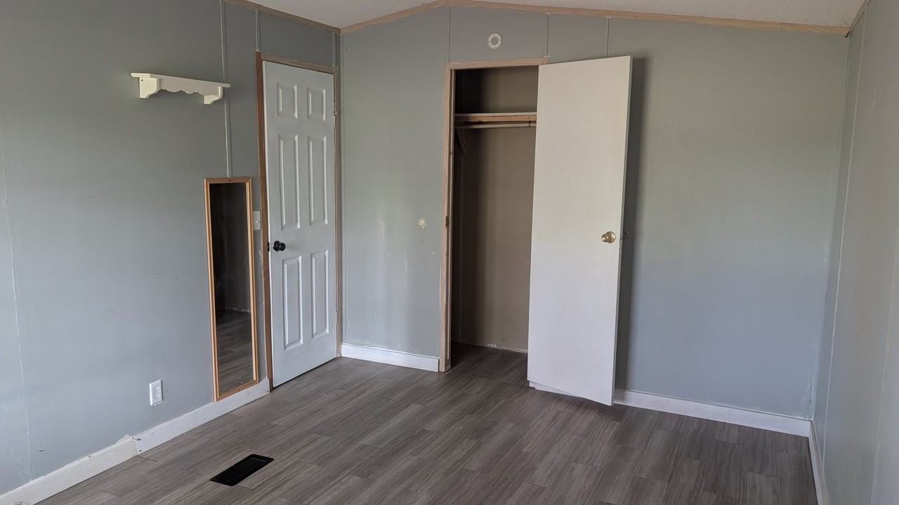 917 Kate Lowe Rd - Photo 4 of 15