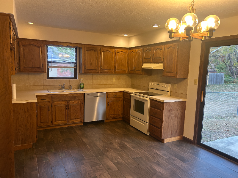 3632 Sw Oak Pkwy #3632 - Photo 3 of 7