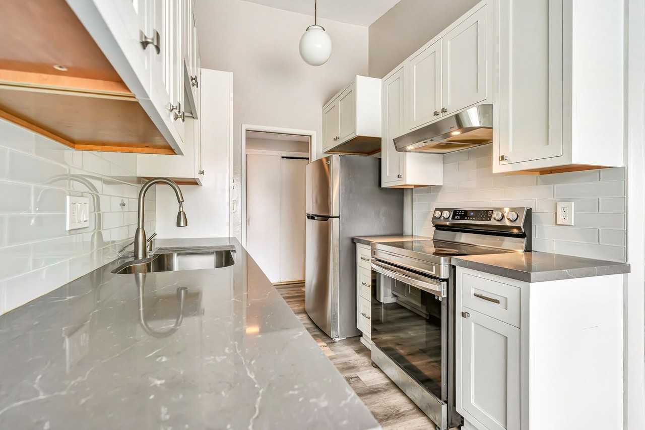1751 Colby Ave #4 - Photo 7 of 35
