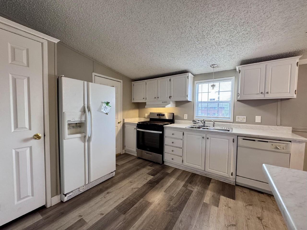 1771 Eaton St - Photo 3 of 24