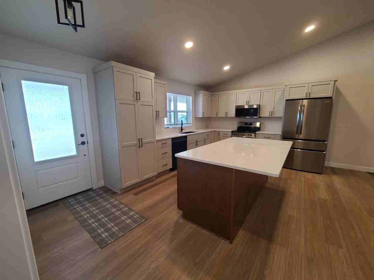 423 Founders Way - Photo 2 of 22