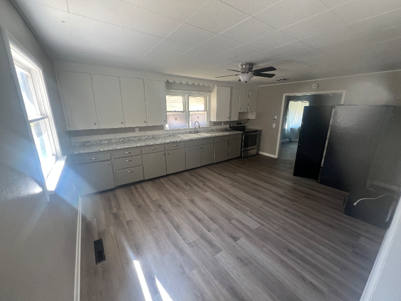 1401 Chestnut Ave #16 - Photo 2 of 11