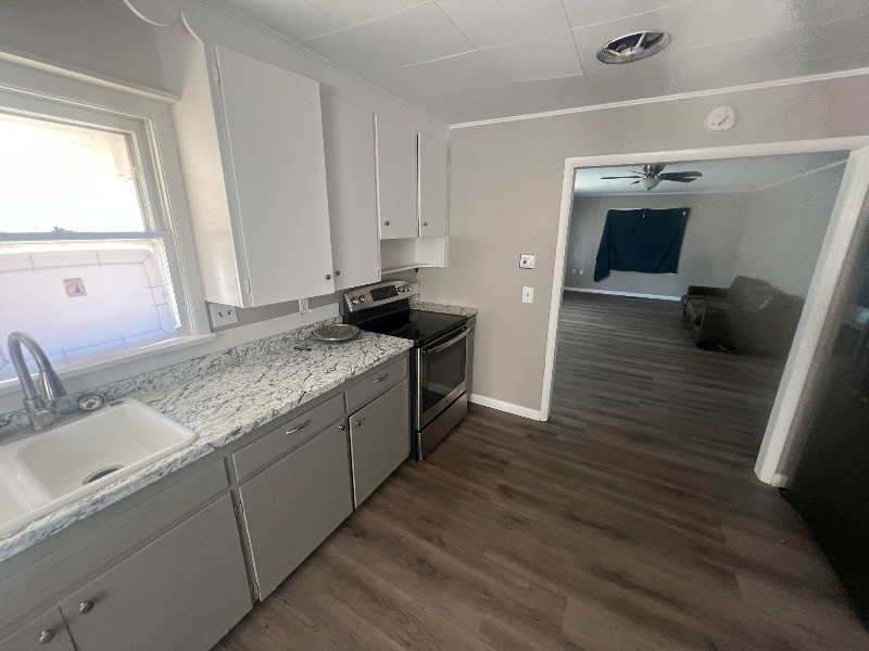1401 Chestnut Ave #16 - Photo 3 of 11