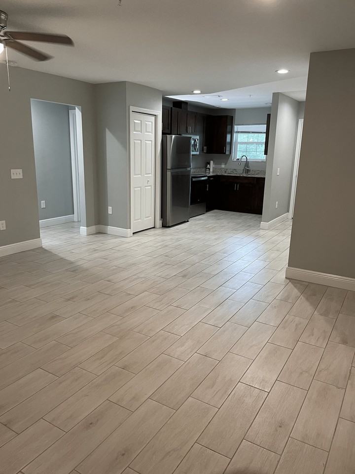 1801 W Sligh Ave #2101
