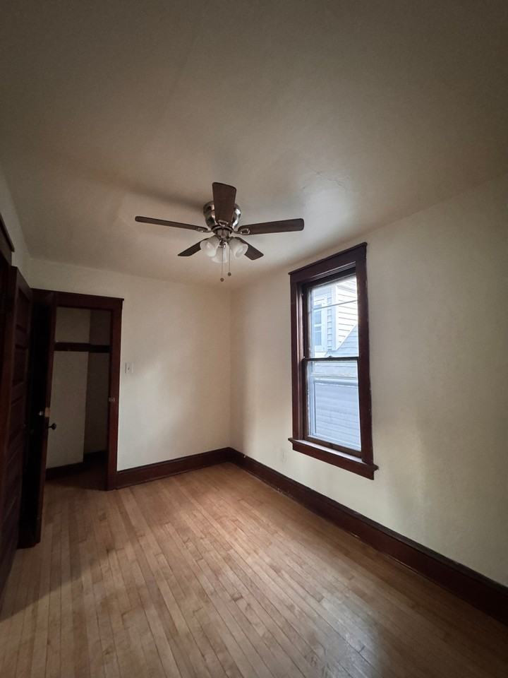1825 Aster Ct - Photo 5 of 8