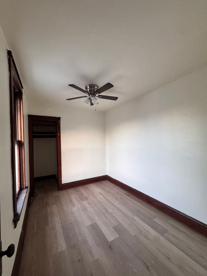 1825 Aster Ct - Photo 6 of 8