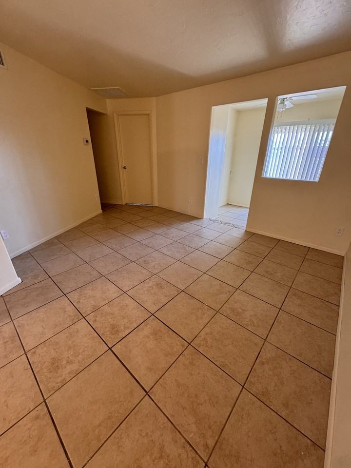 3934 N Pomona Rd - Photo 3 of 10