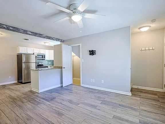 718 Juniper Dr #A - Photo 3 of 13