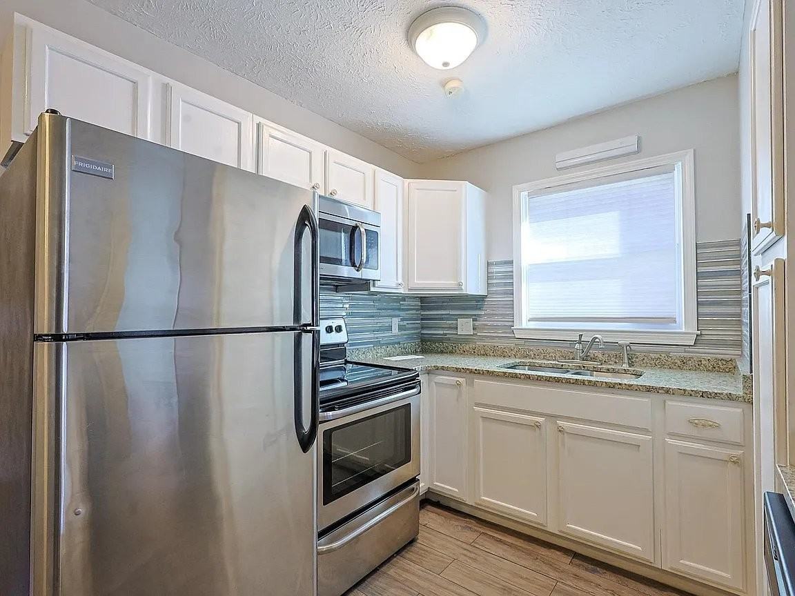718 Juniper Dr #A - Photo 4 of 13