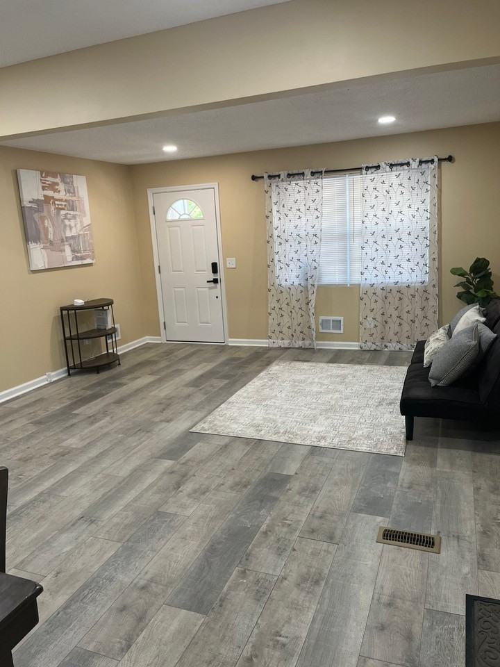 1016 Flamingo Dr - Photo 2 of 10