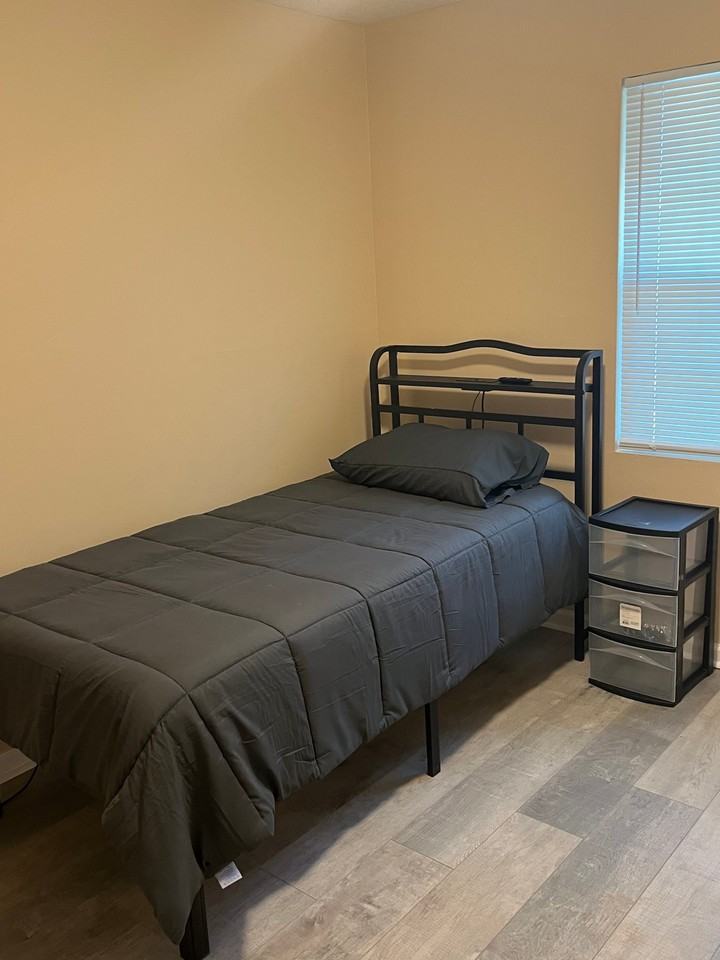 1016 Flamingo Dr - Photo 6 of 10