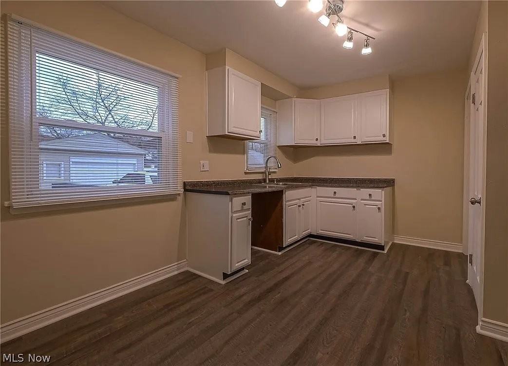 21151 Fuller Ave ##Oh - Photo 3 of 20