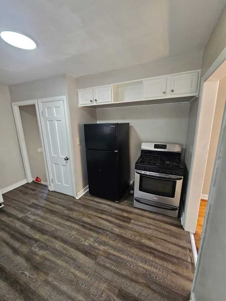 21151 Fuller Ave ##Oh - Photo 4 of 20