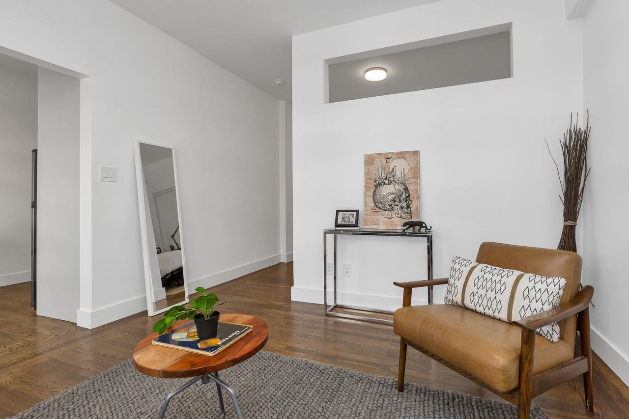 1405 Franklin - Photo 4 of 29