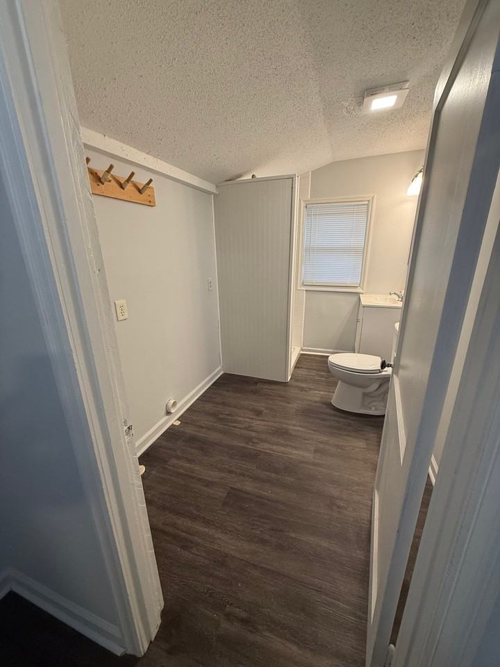 203 Seymore Ave - Photo 5 of 19