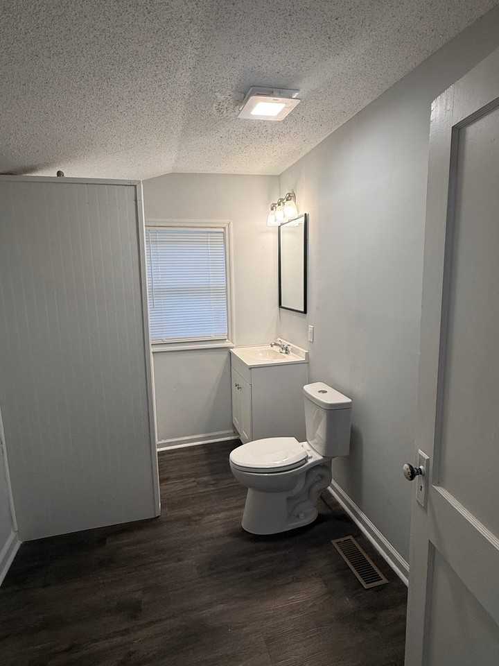 203 Seymore Ave - Photo 7 of 19