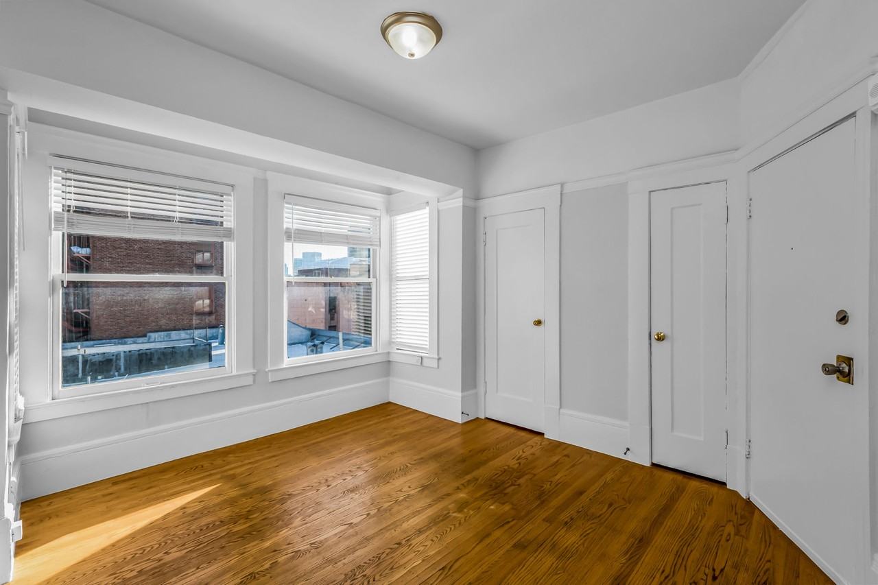 635 Ellis - Photo 3 of 27