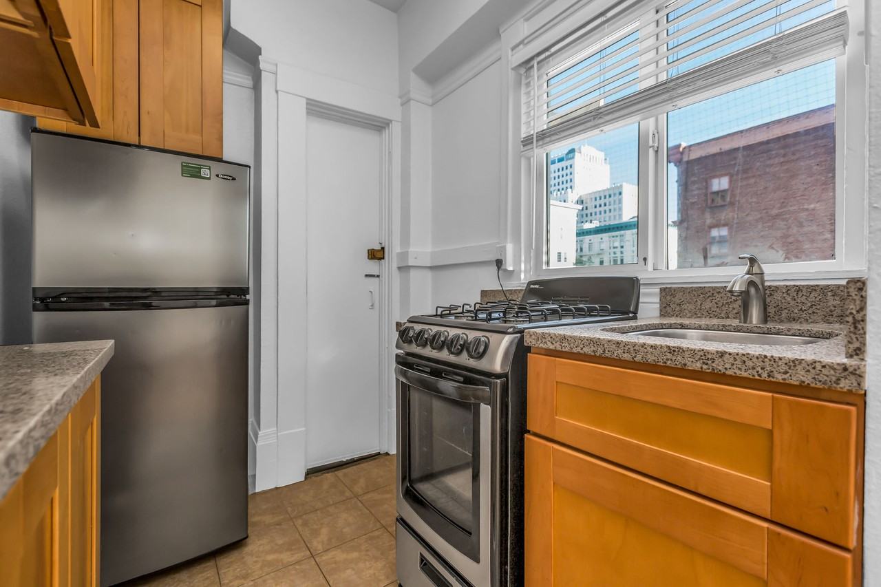 635 Ellis - Photo 5 of 27