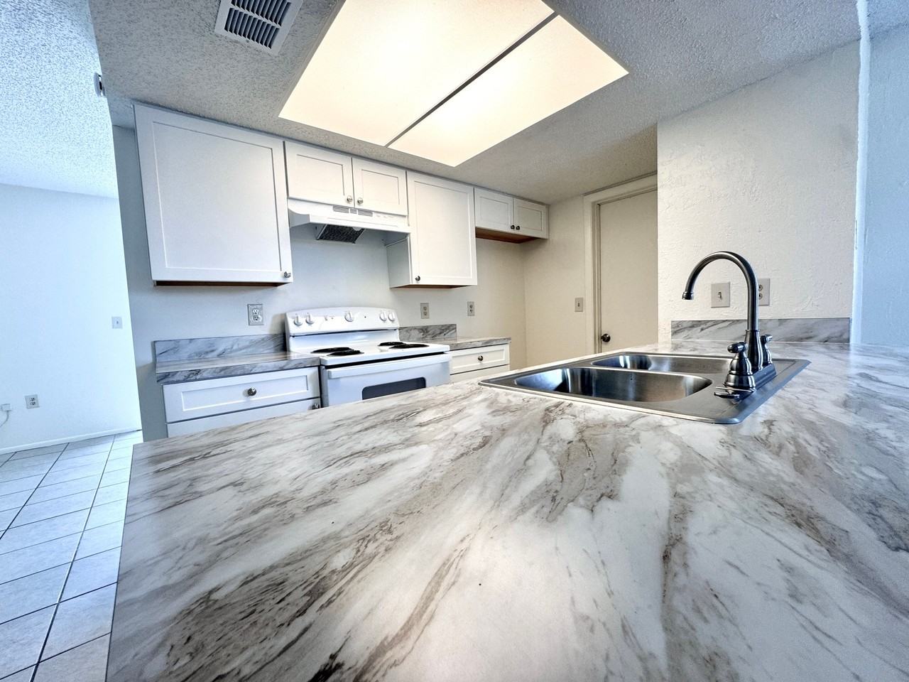 4116 62nd St W - Photo 4 of 10