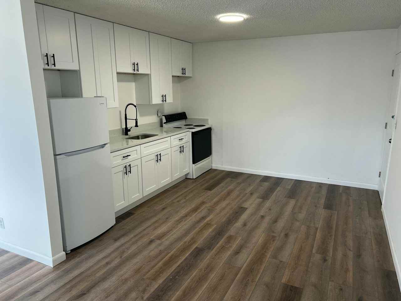 603 Clear Lake Ave - Photo 2 of 12