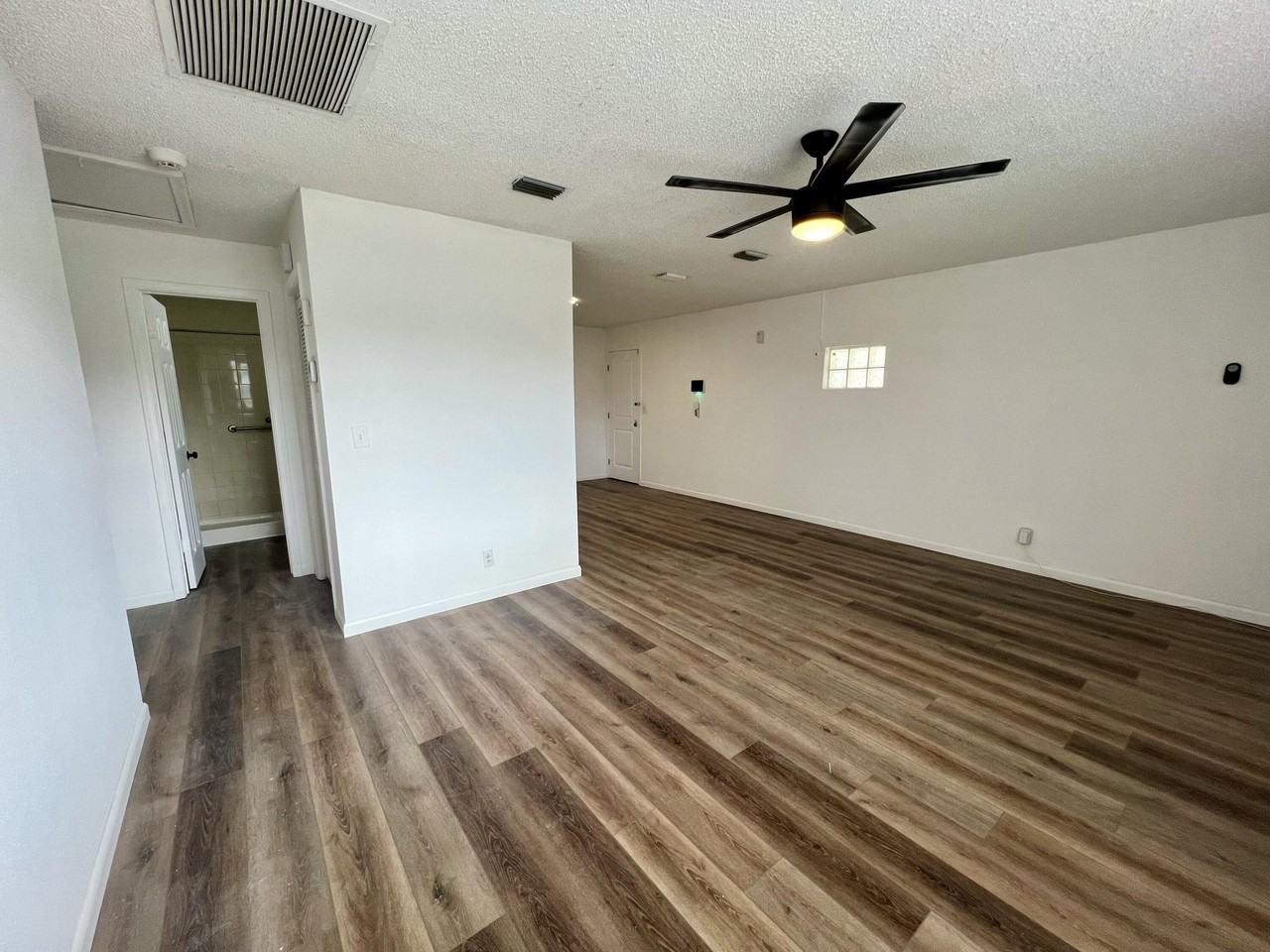 603 Clear Lake Ave - Photo 4 of 12