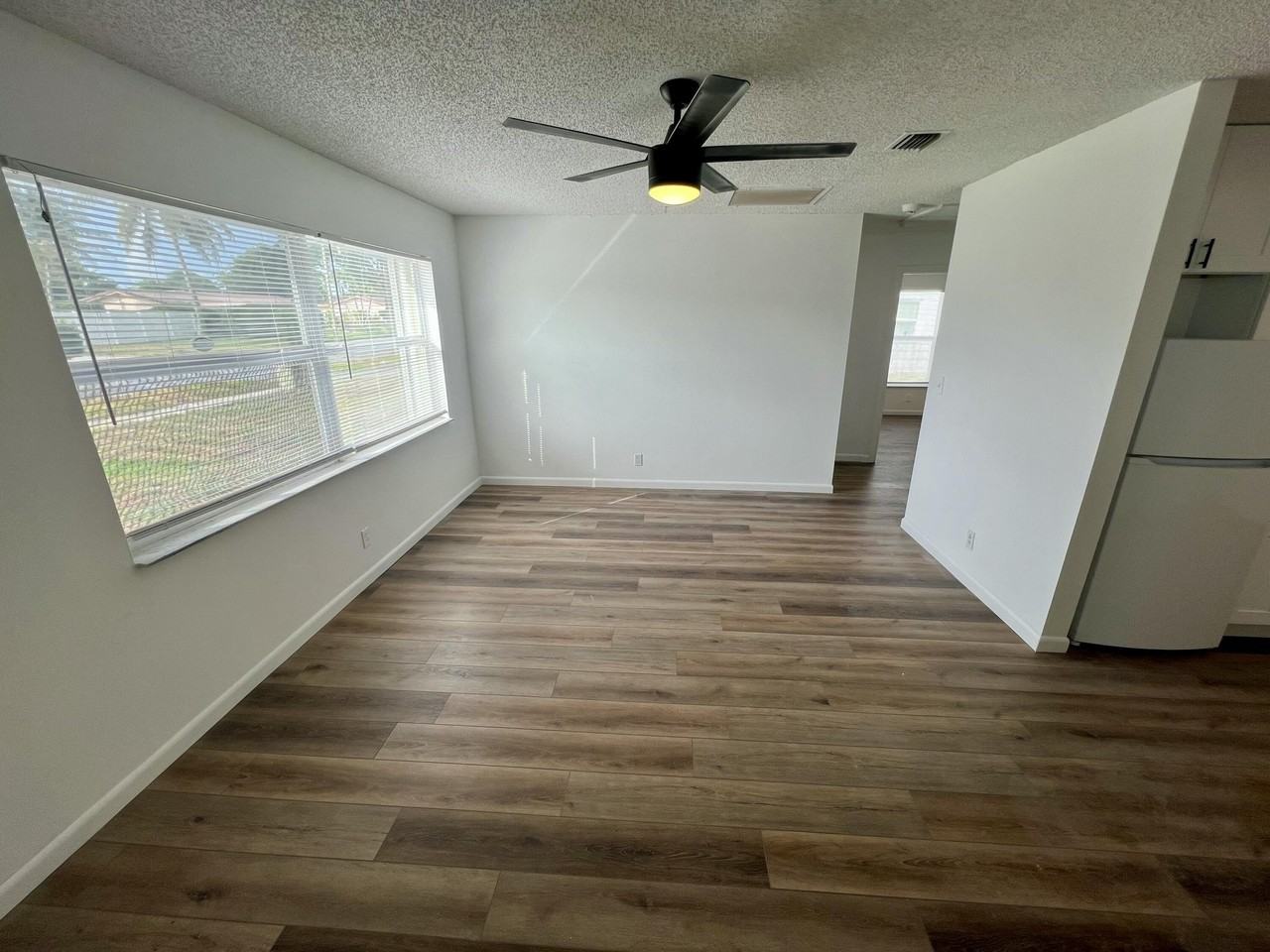 603 Clear Lake Ave - Photo 5 of 12