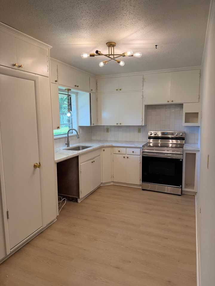 2109 Arkansas Ave - Photo 2 of 6