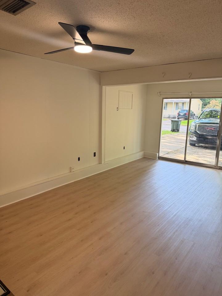2109 Arkansas Ave - Photo 3 of 6