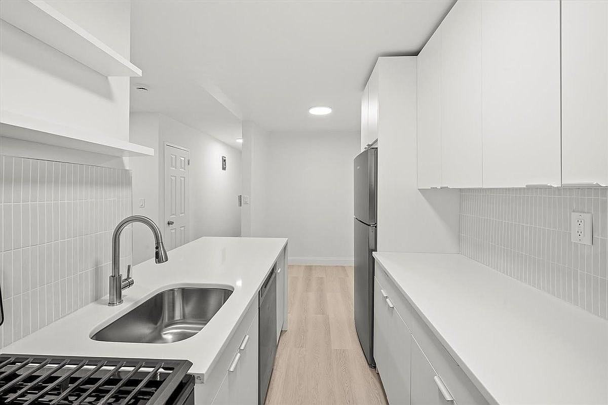 3260 Netherland Ave #5C - Photo 2 of 12
