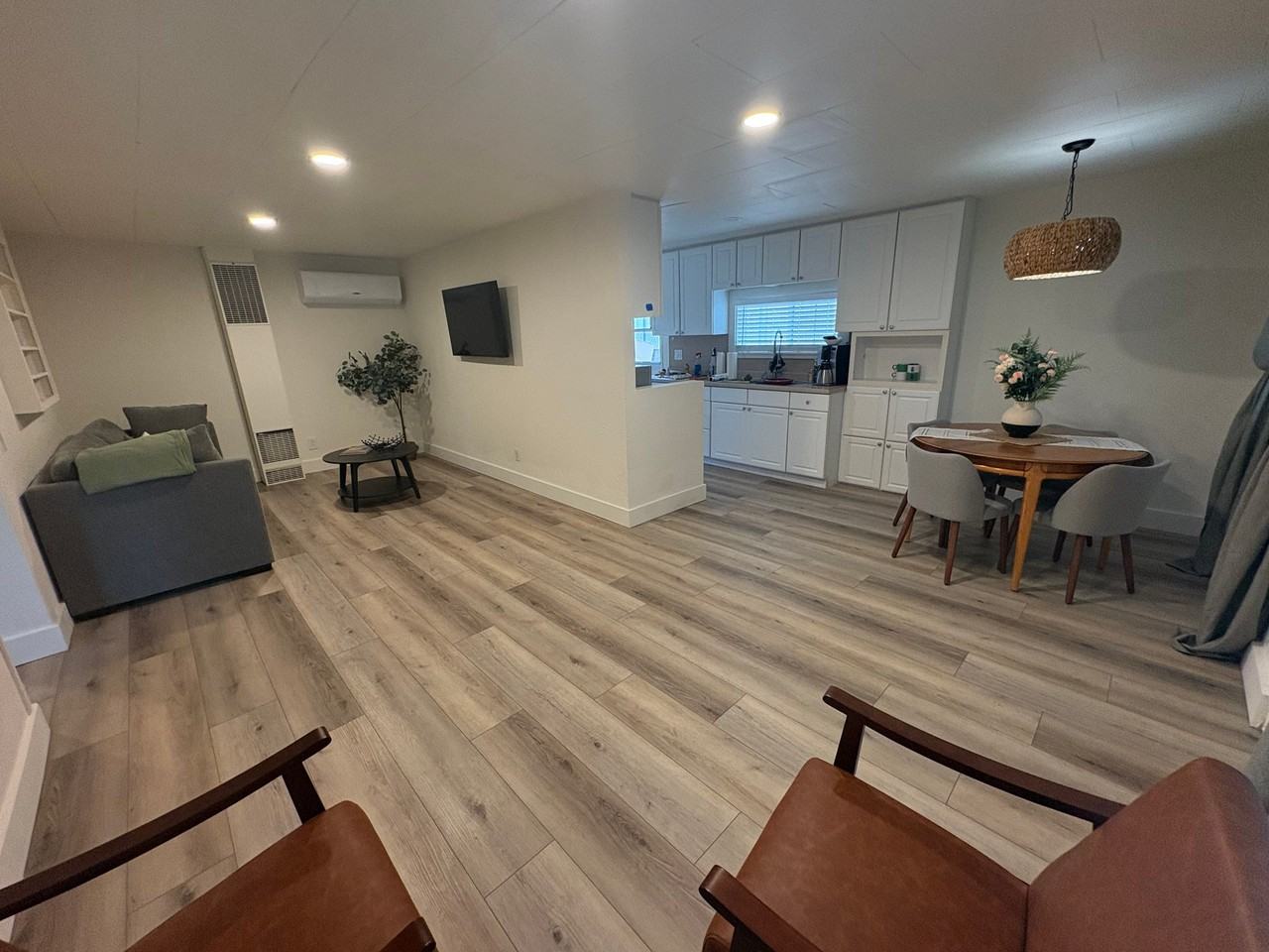 1718 Nw Crouch St - Photo 2 of 11