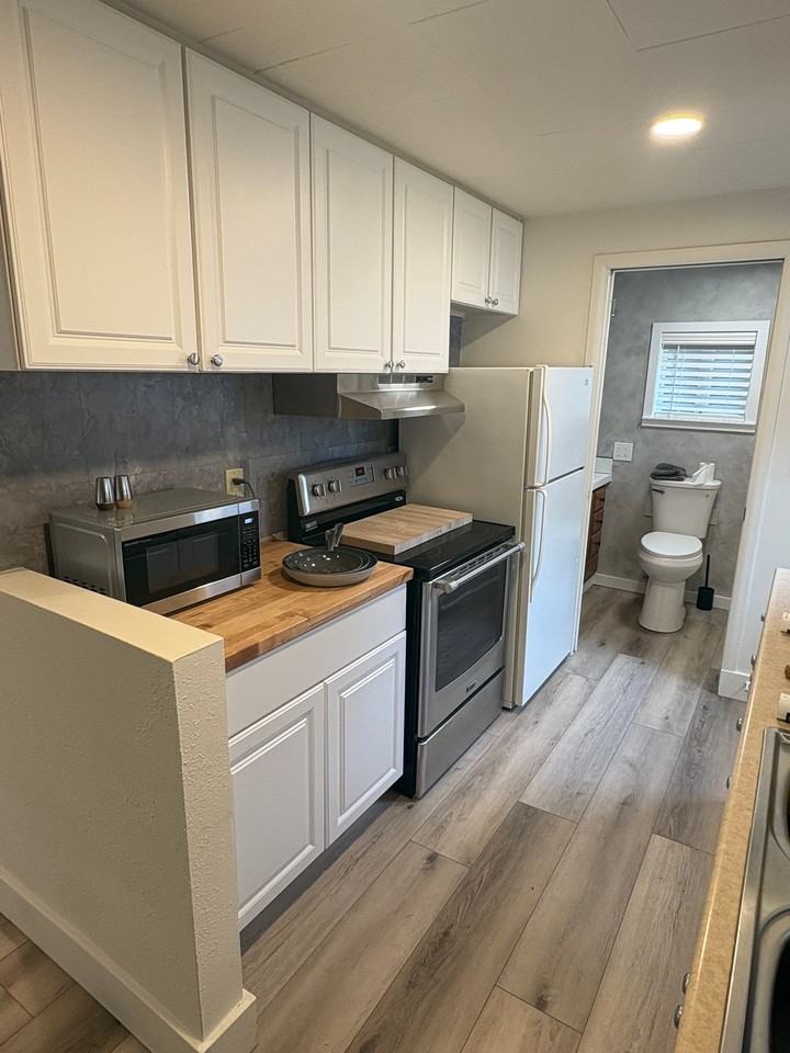 1718 Nw Crouch St - Photo 6 of 11