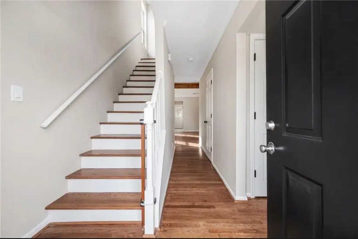 3854 Meadow Creek Dr - Photo 2 of 16