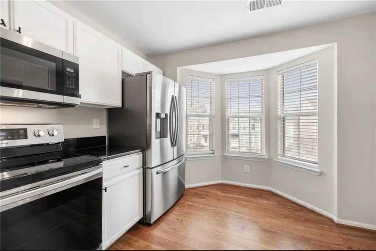 3854 Meadow Creek Dr - Photo 3 of 16