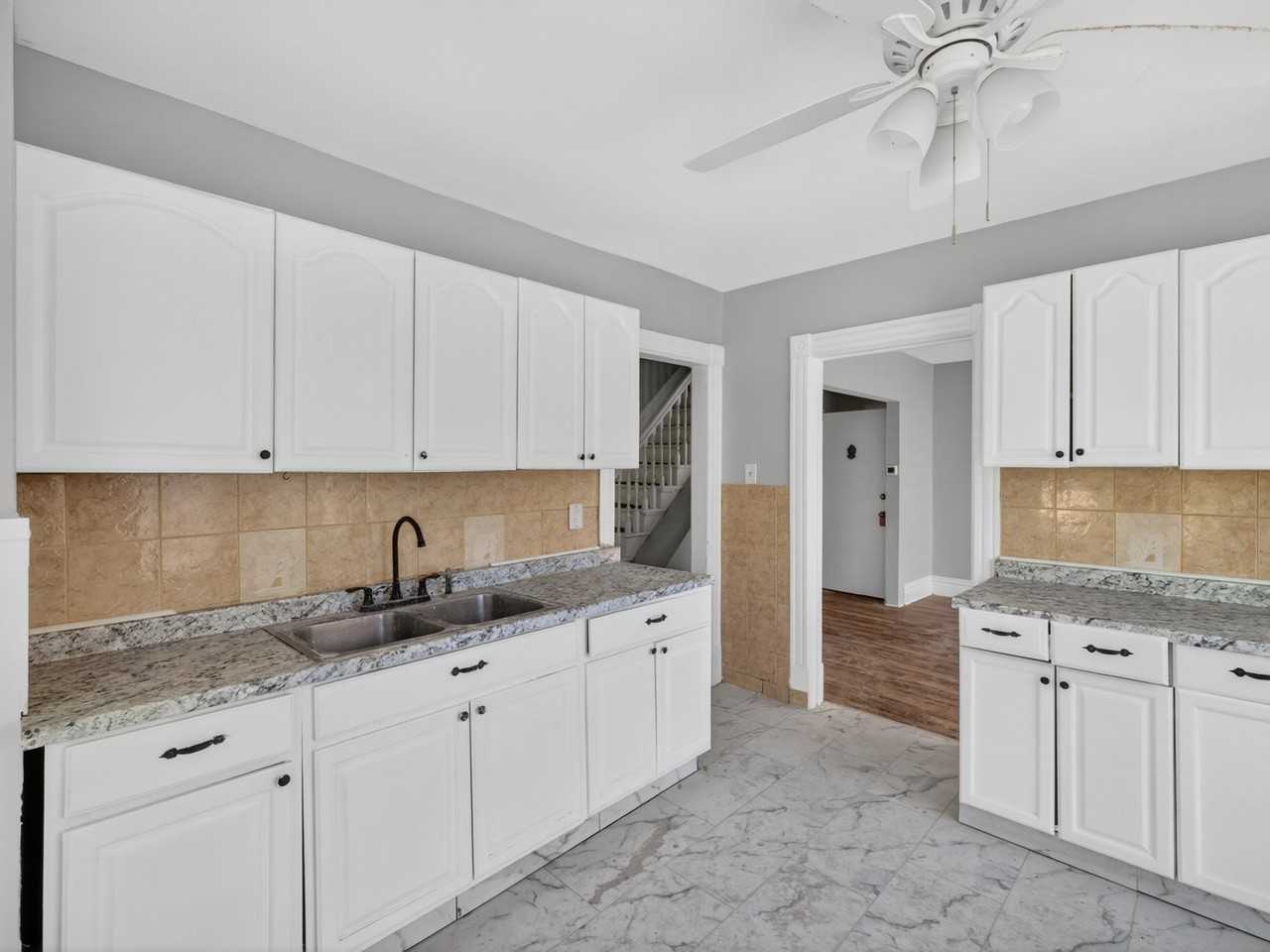 195 Laurel Hill Ave #2 - Photo 5 of 20