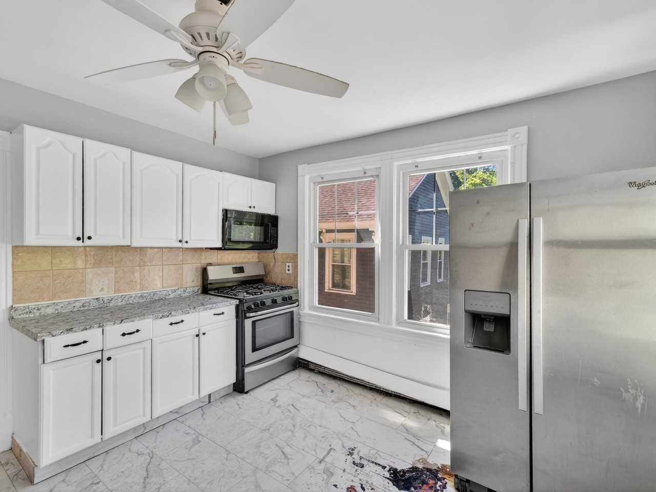 195 Laurel Hill Ave #2 - Photo 6 of 20