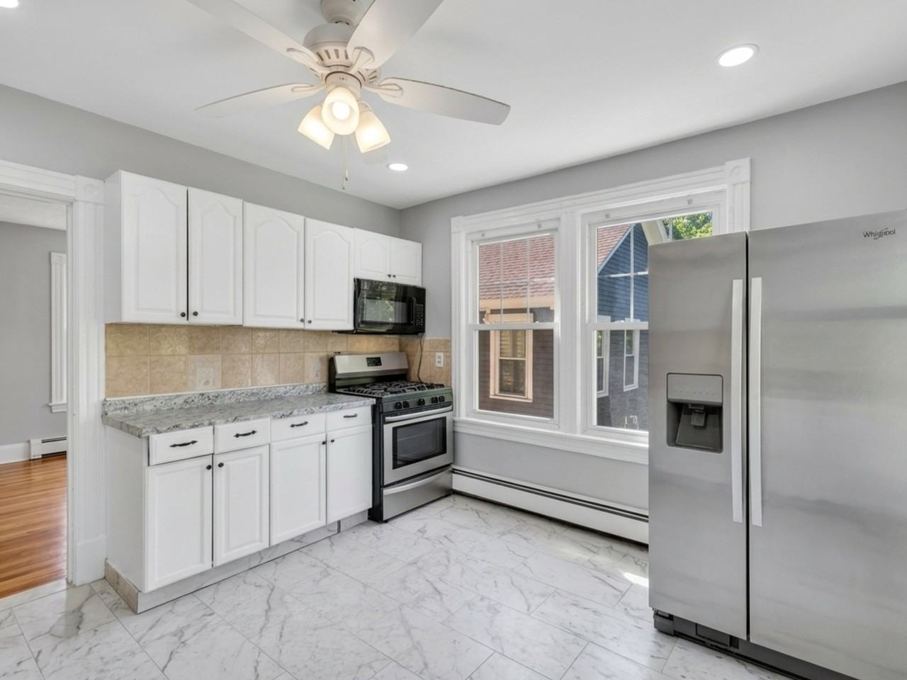 195 Laurel Hill Ave #2 - Photo 7 of 20