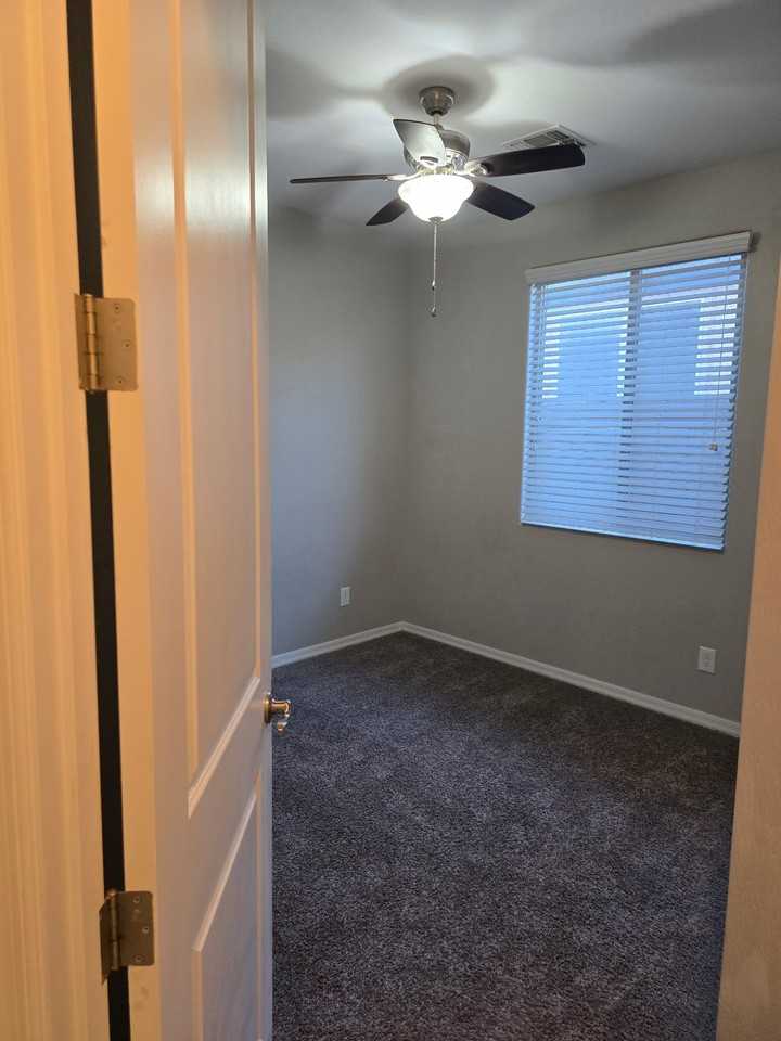 4343 W Kirkland Ave - Photo 6 of 19